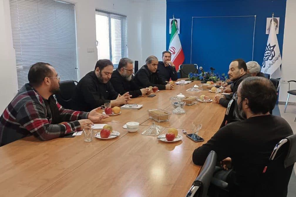 بررسی برنامه‌های فرهنگی حوزه هنری قم در روستای فردو
