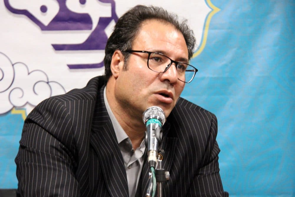 نقاط قوت انقلاب اسلامی و ارزش‌های آن در آثار شاعران امروز بیان شود