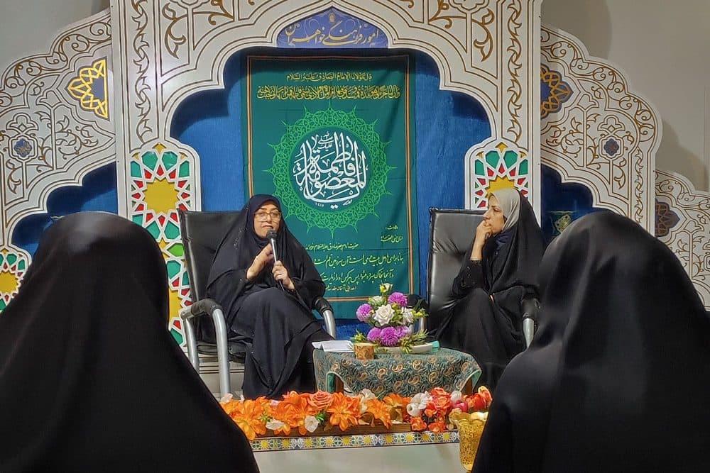 برگزاری محفل شعر بانوان گوهرشاد در قم