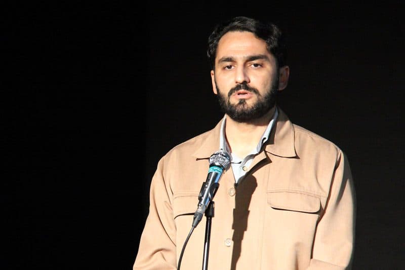 از هنر مردمی فاصله گرفتهایم.