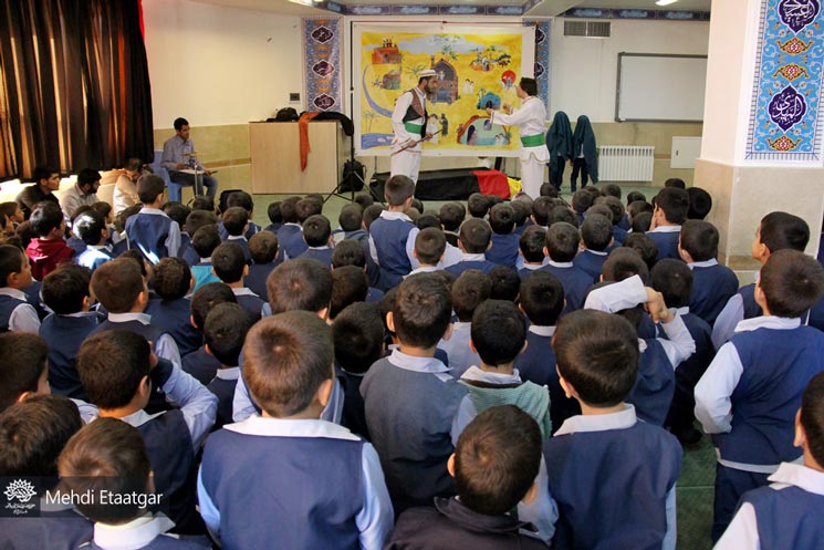پرده‌خوانان عاشورایی تا پایان ماه صفر در مدراس قم می‌مانند