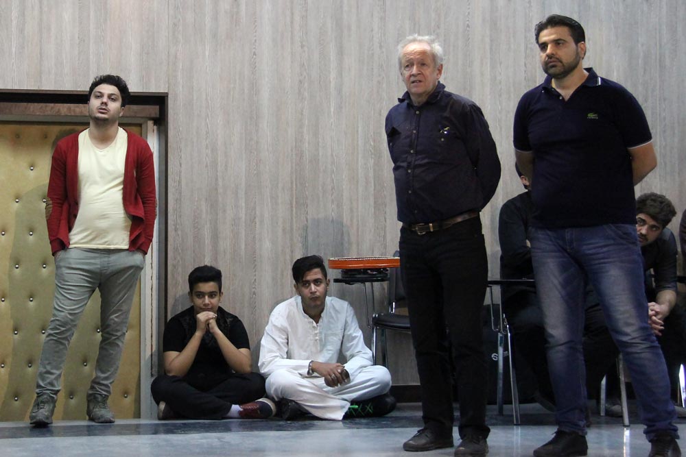 برگزاری کارگاه «زندگی ، بازیگری، زندگی» با حضور عوامل نمایش «باتیدا» در قم