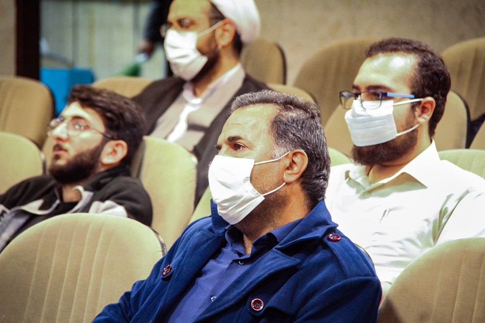 مستند «غیر رسمی 4» در قم اکران شد