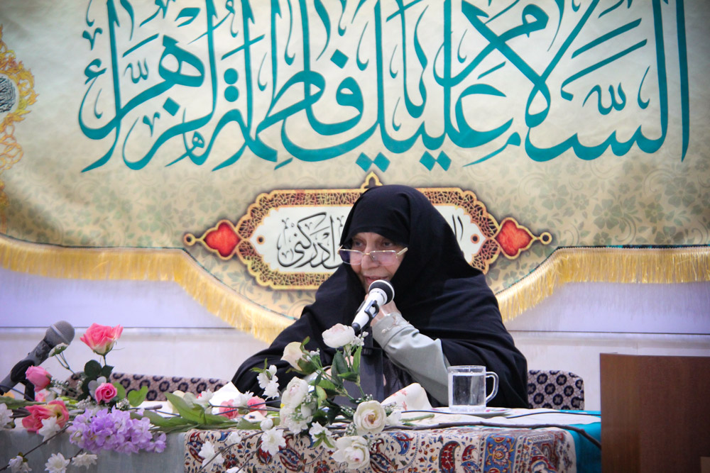 نشست بهار نارنج در حضور بانو مجتهده صفاتی برگزار شد