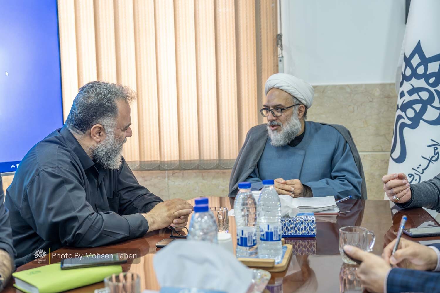 نشست مشترک کارگروه‌های هنری حوزه هنری استان قم با نمایندگان دادگستری استان و معاونت اجتماعی و پیشگیری از وقوع جرم و آسیب‌های اجتماعی